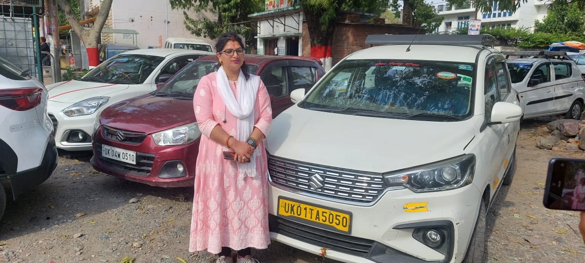 Kumaon first woman taxi operator Rekha Pandey Uttarakhand news in hindi