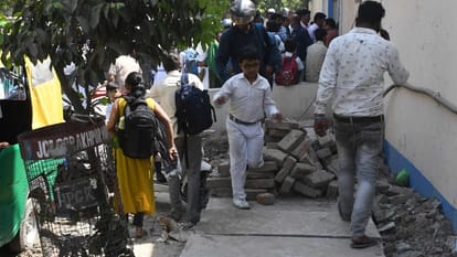 Jam and dangers test after school leave in Gorakhpur