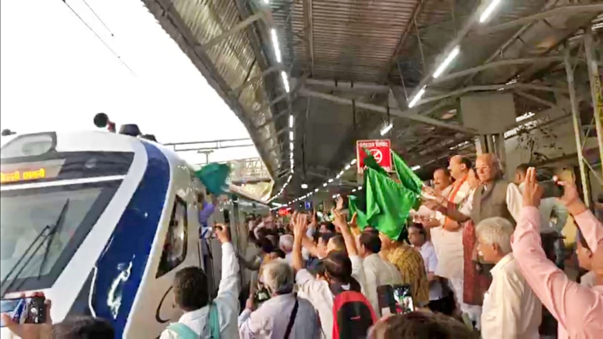 'Vande Bharat' train carrying 94 passengers from Ajmer on the first day
