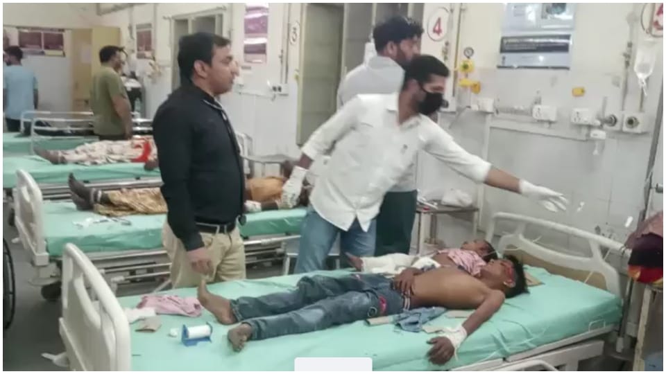 Tractor-trolley overturned in Sirohi 3 people going to Gautam Rishi fair died 19 injured