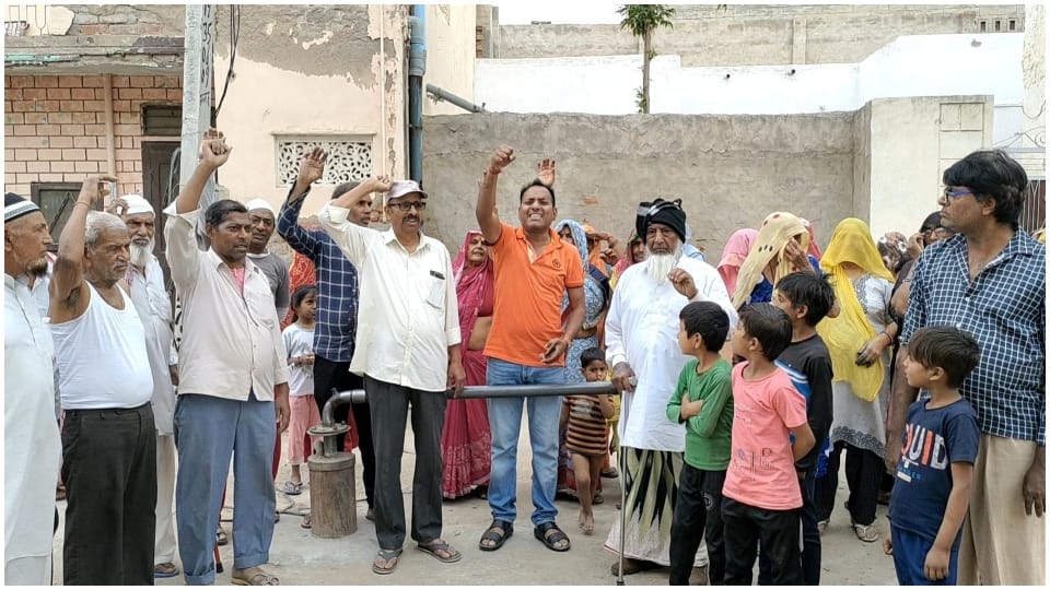 Water supply stopped for six months in Jhunjhunu Pilani water crisis in 300 houses