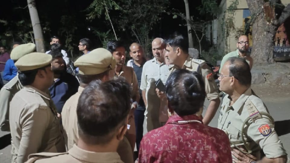 Assad post mortem in Jhansi late night, videography done