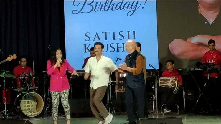 Satish Kaushik Birthday celebration anil kapoor got emotional his daughter vanshika anupam kher neena reached