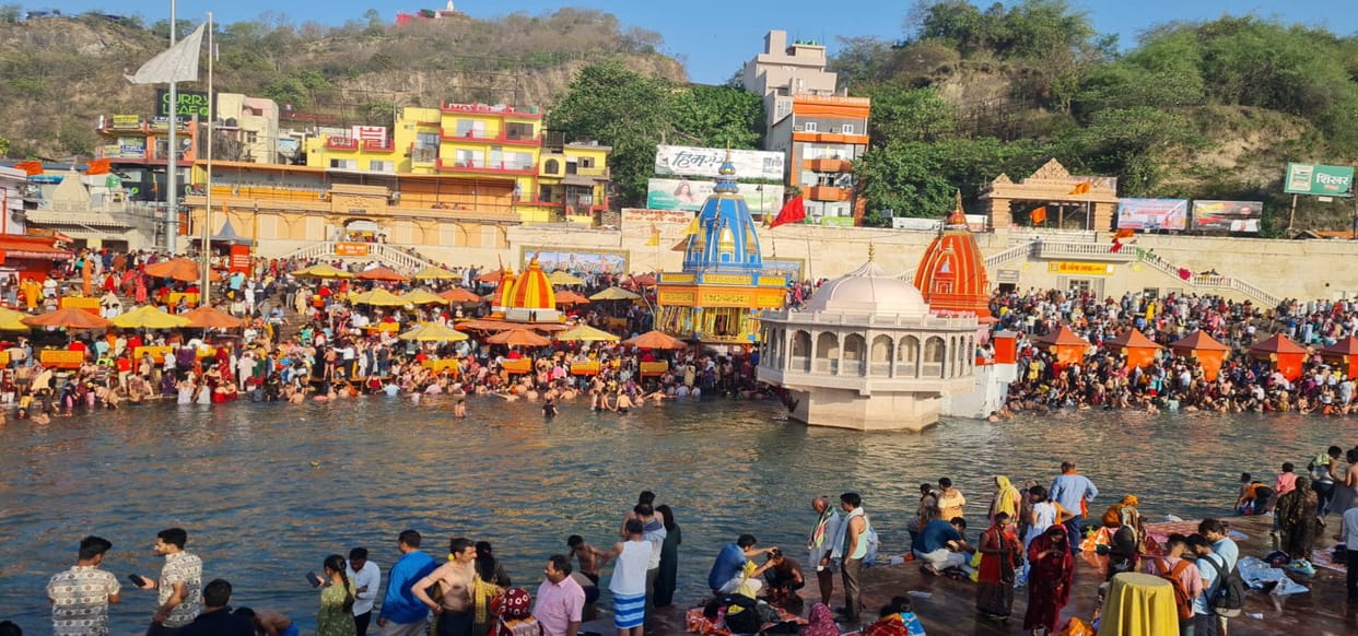 Baisakhi 2023 Snan in Haridwar devotees reached several ghats of Ganges including Harki Paidi Watch Photos