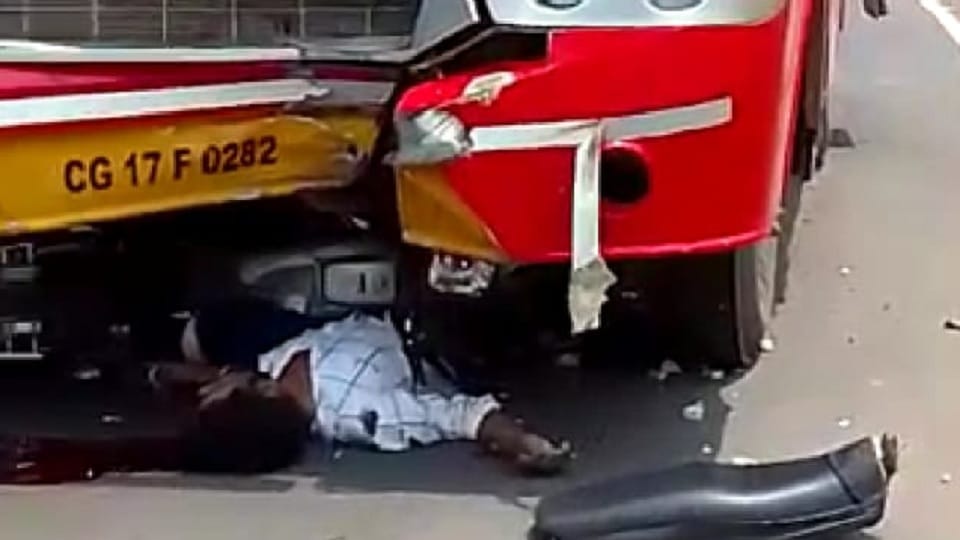 Violent collision between a speeding bus and a bike rider