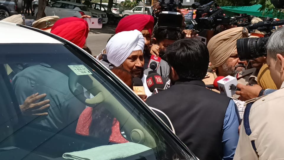 Punjab Former CM Charanjit Channi summoned by Vigilance in disproportionate assets case all update