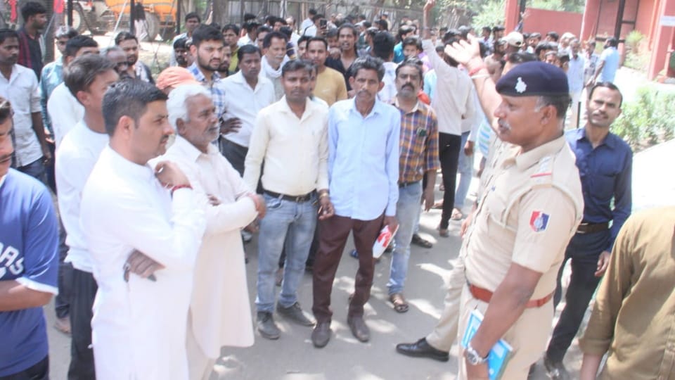 Relatives of injured in stabbing incident protest outside DSP office in Manimajra