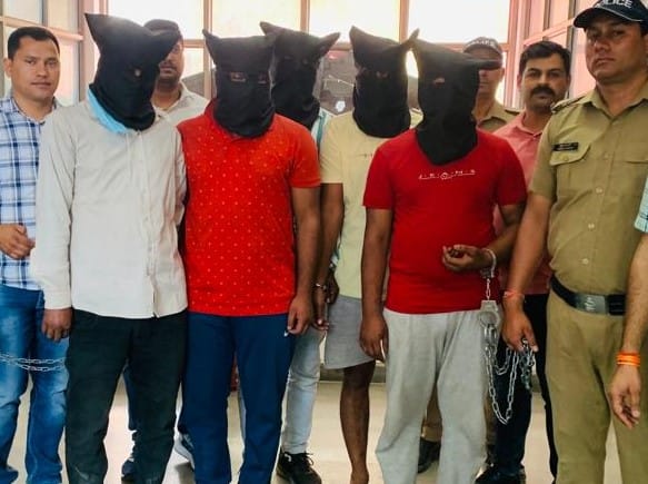 Dehradun: School employee brother staged robbery at former MDDA officer's house, five miscreants arrested