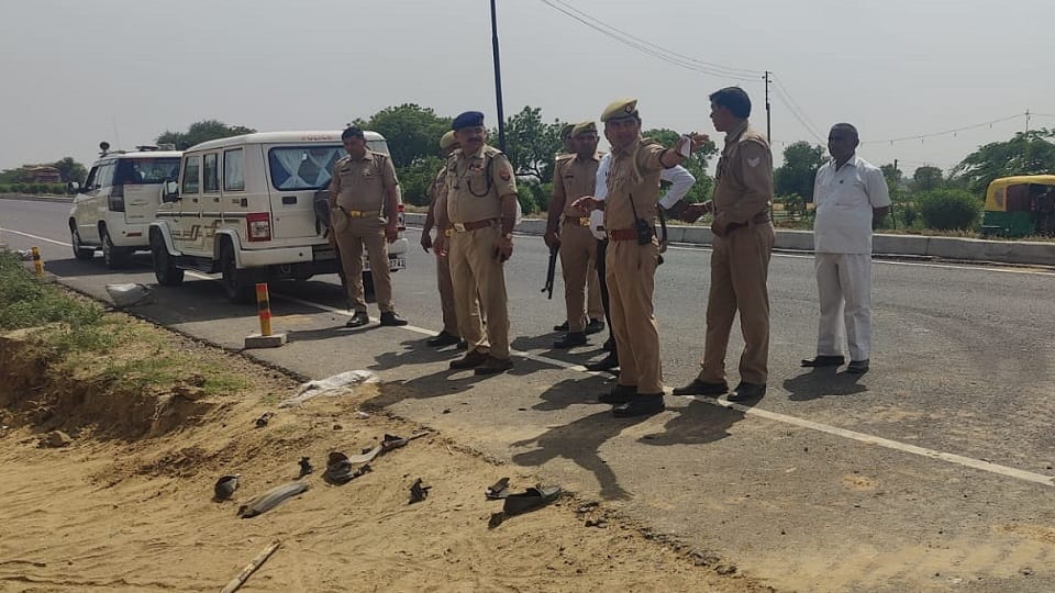 Bike collided with tractor trolley on NH-91 three youths died