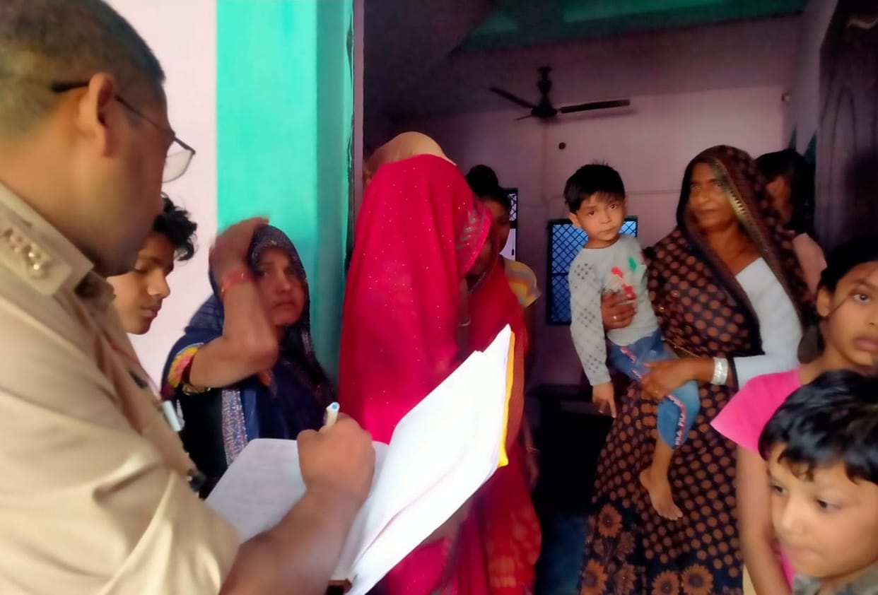 Woman shot in suspicious circumstances in Kanpur, accident happened while cleaning gun, water washed the floor