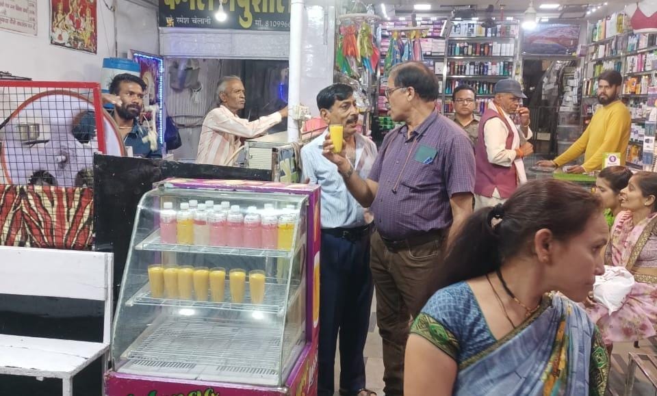 Bhopal News: Screws will be tightened on those who feed aamras by adding ice and flavor made of poor quality w