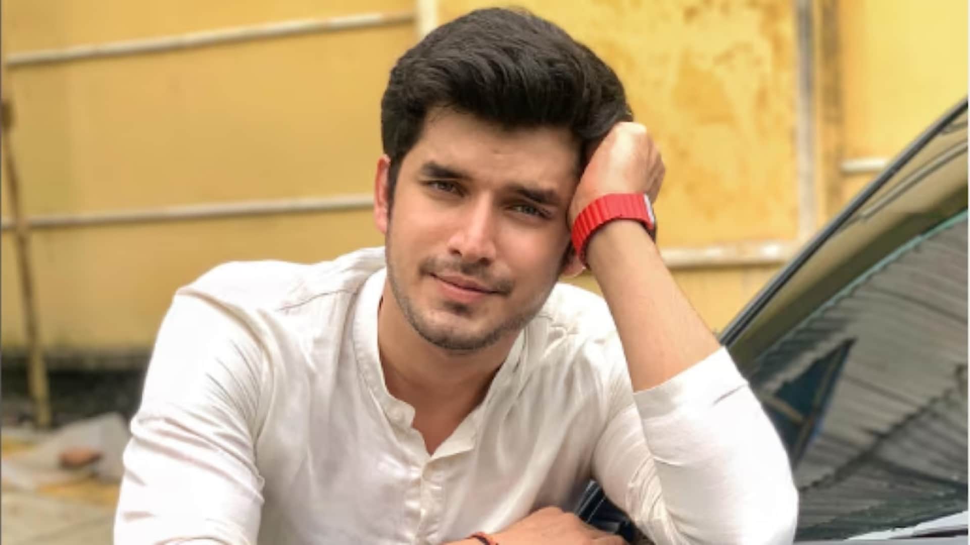 these Popular stars Thrown Out From Movies Because Of Their Tantrum know about Paras Kalnawat Ankita Lokhande