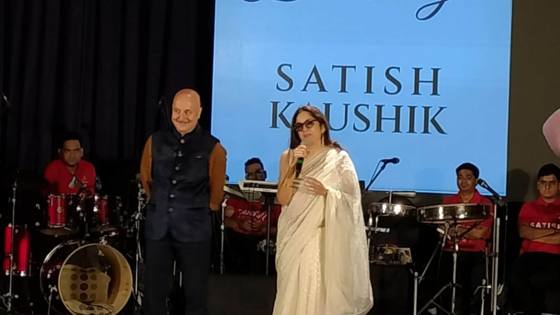 Satish Kaushik Birthday celebration anil kapoor got emotional his daughter vanshika anupam kher neena reached