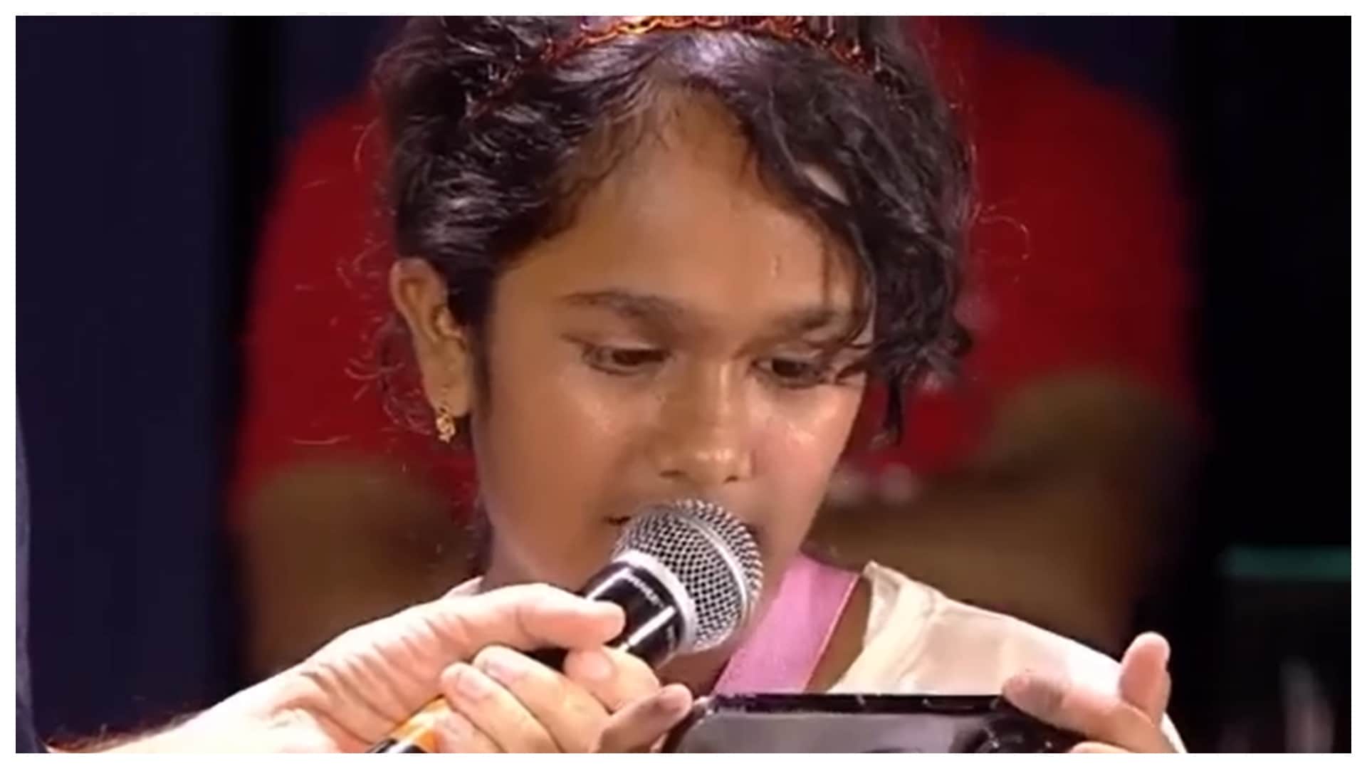 Satish Kaushik daughter Vanshika Reads out an Emotional Letter at an event Anupam Kher Shared Video