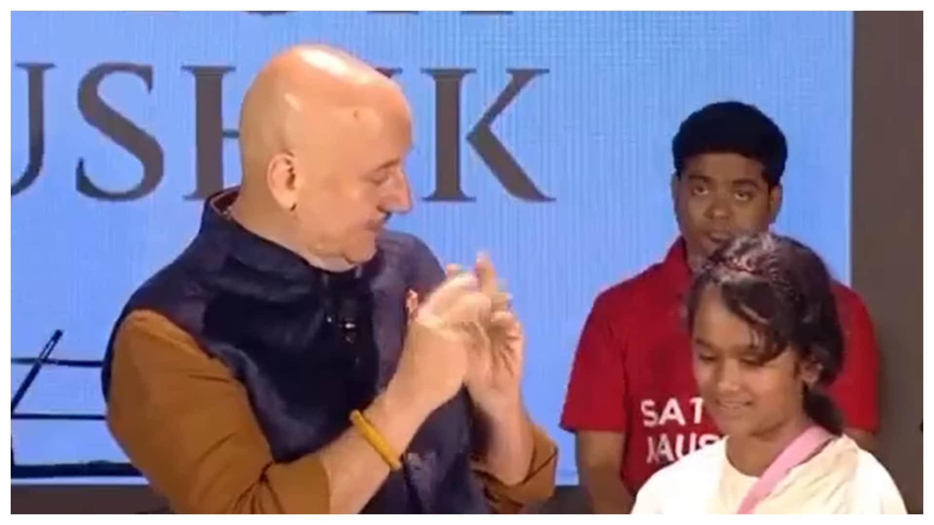 Satish Kaushik daughter Vanshika Reads out an Emotional Letter at an event Anupam Kher Shared Video