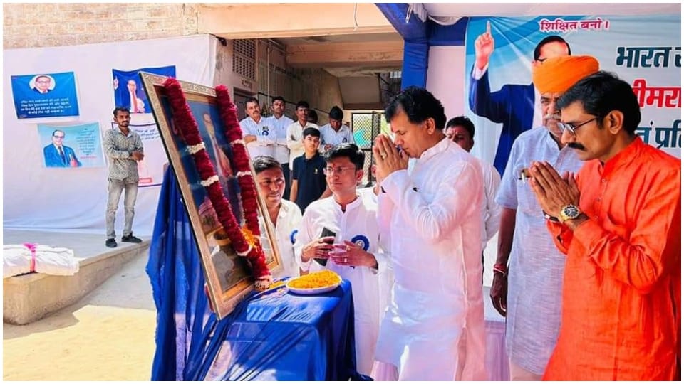 Union Minister Kailash Chaudhary paid tribute to Dr. Bhimrao Ambedkar Barmer News