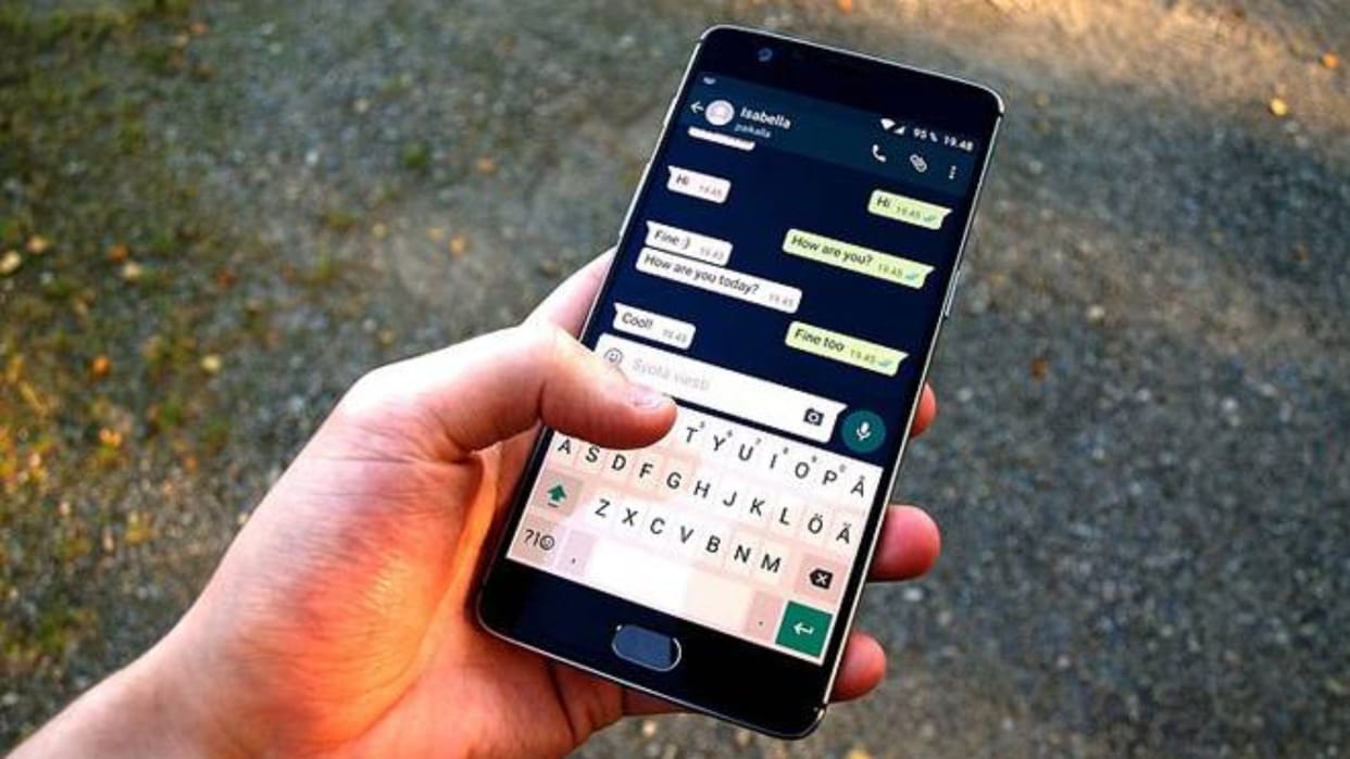 Chandigarh : WhatsApp chat of IAS and woman exposed in bribery case