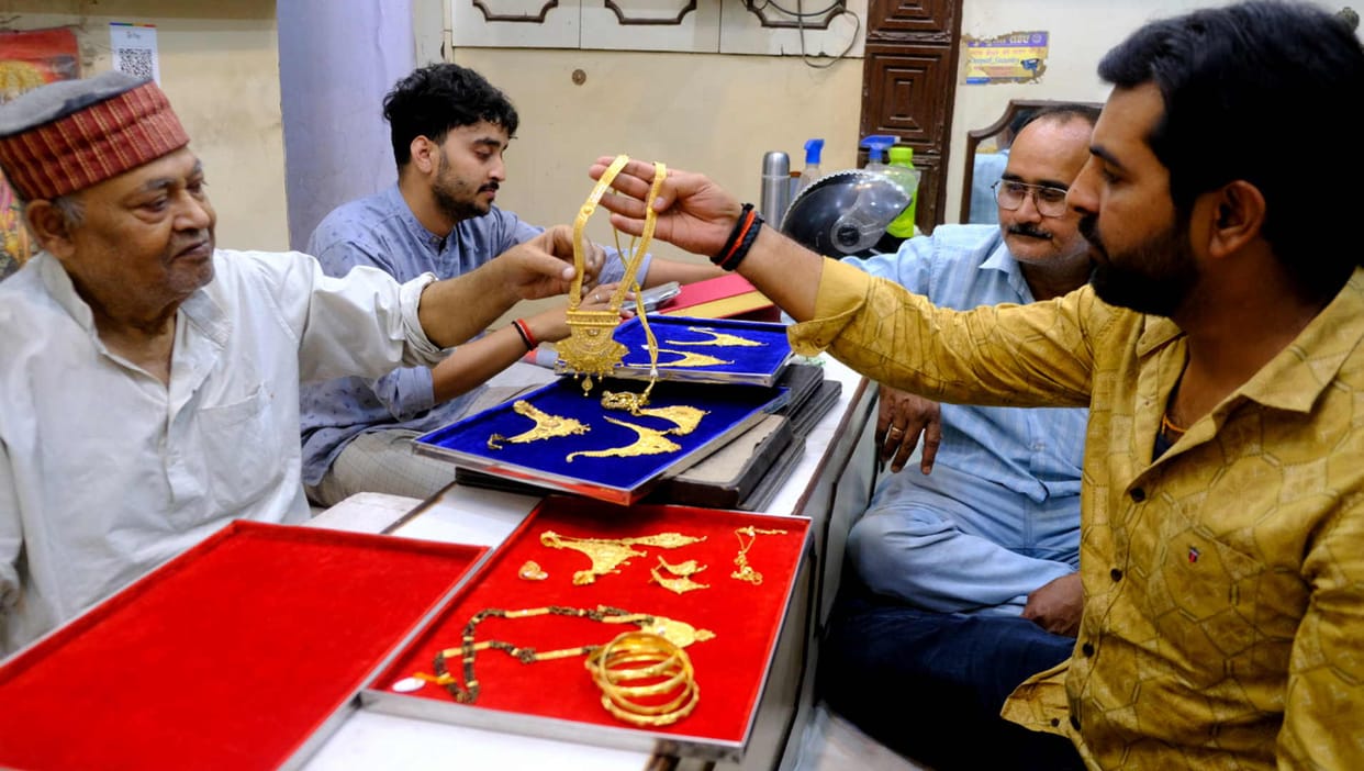 90 percent of shops in Hindi market shop for non-hallmarked jewellery