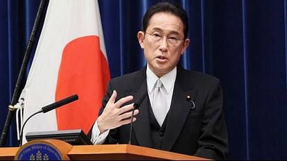 Japan PM Fumio Kishida Speech attack Pipe Bomb thrown killing attempt news and updates