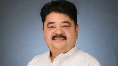 UP Nikay Chunav 2023 Samajwadi Party mayor candidate Sanjeev Saxena withdraws nomination in Bareilly