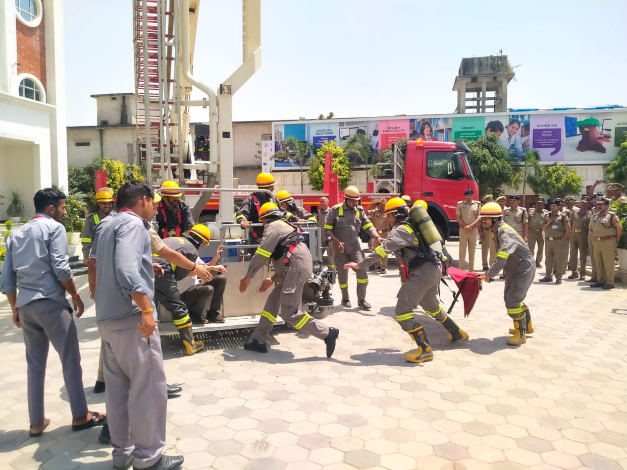 Varanasi: How to use smoke sensor to avoid incidents of arson, DG Fire told