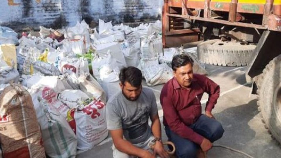 BJP leader ordered liquor for up nikay chunav in Pilibhit