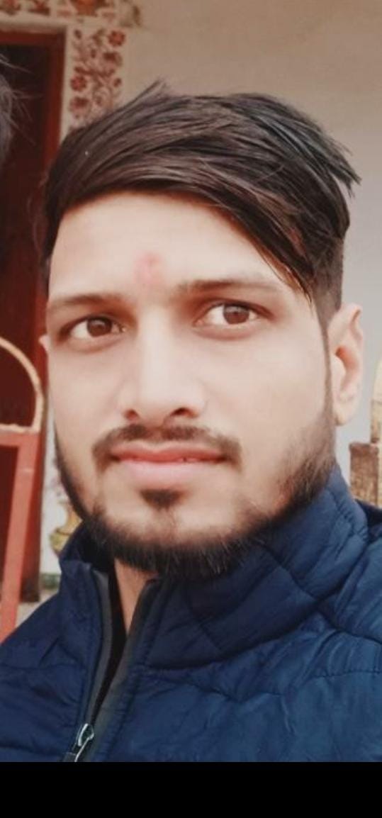 Dead body of Bihar's youth found hanging, police arrived by breaking the door, used to work in pharmaceutical