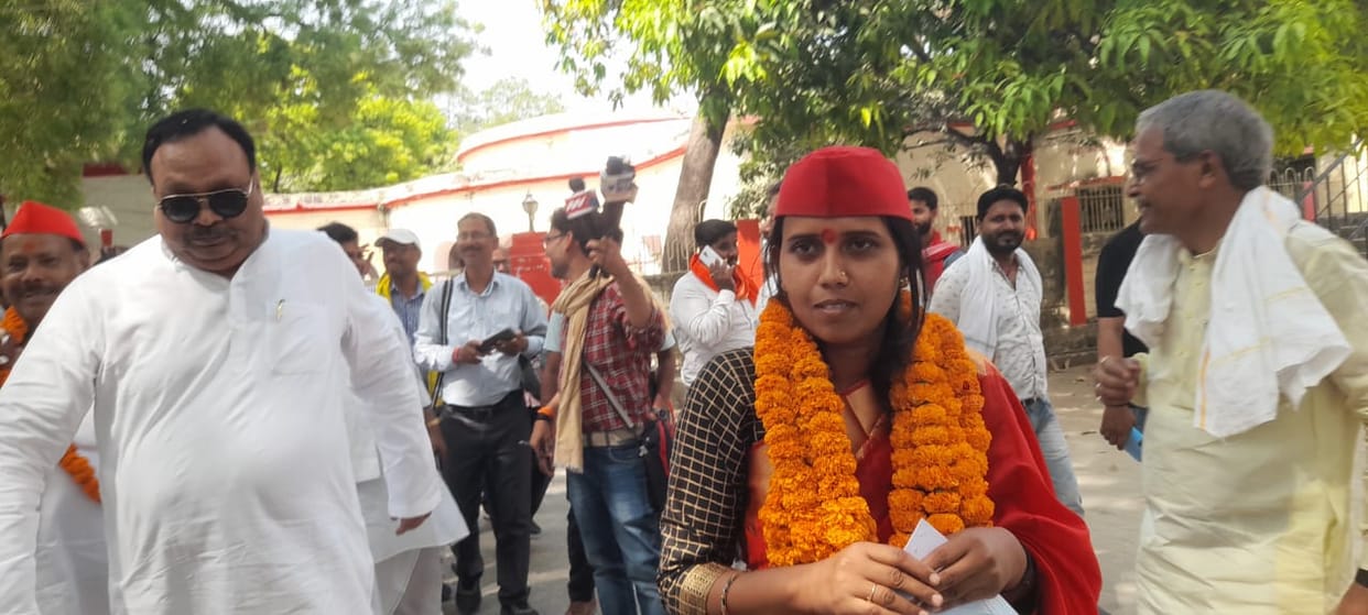 Mirzapur: SP candidate Kirti Kol nominated for Chanbe by-election, minor clash between SP and police