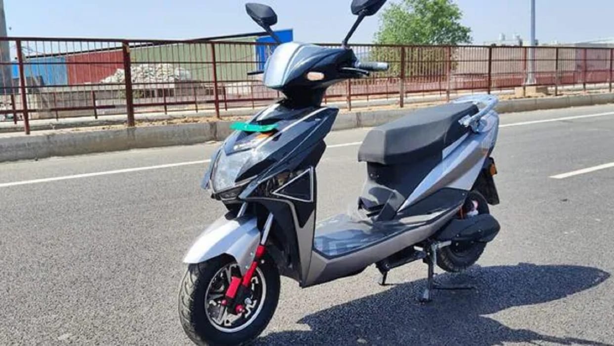 Elesco V1 and V2 electric scooters launched in India Know Price Range Features