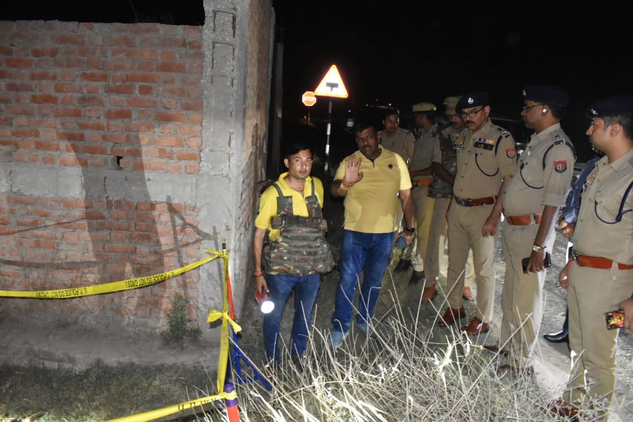 Encounter: Encounter in Ghazipur, police arrested two miscreants, one was shot, this is the history