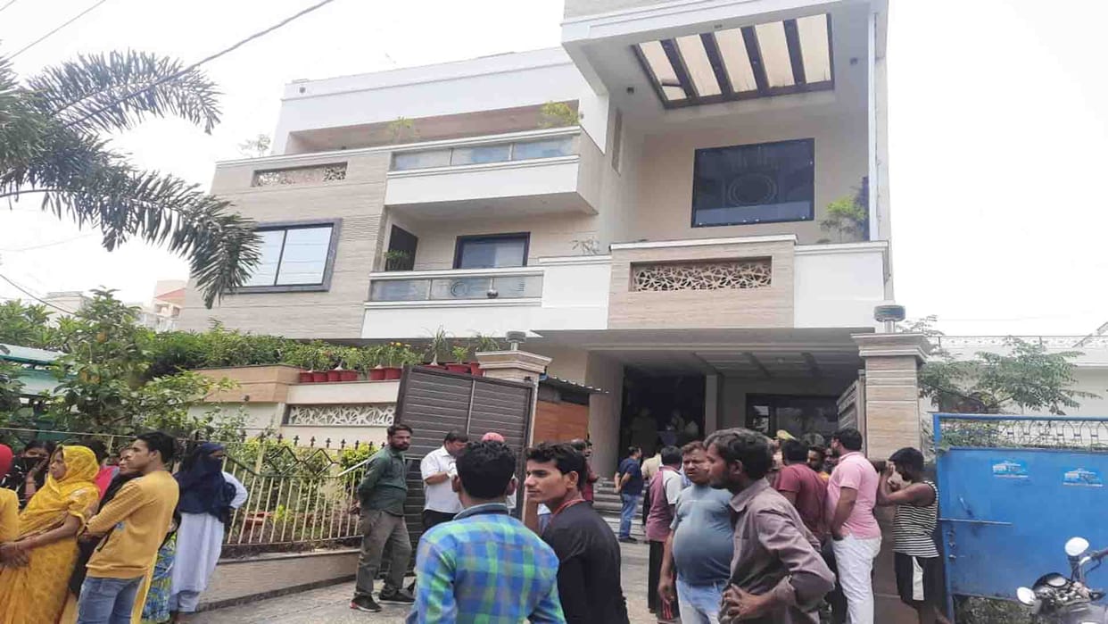 Kanpur: Guard crushed to death by car under suspicious circumstances