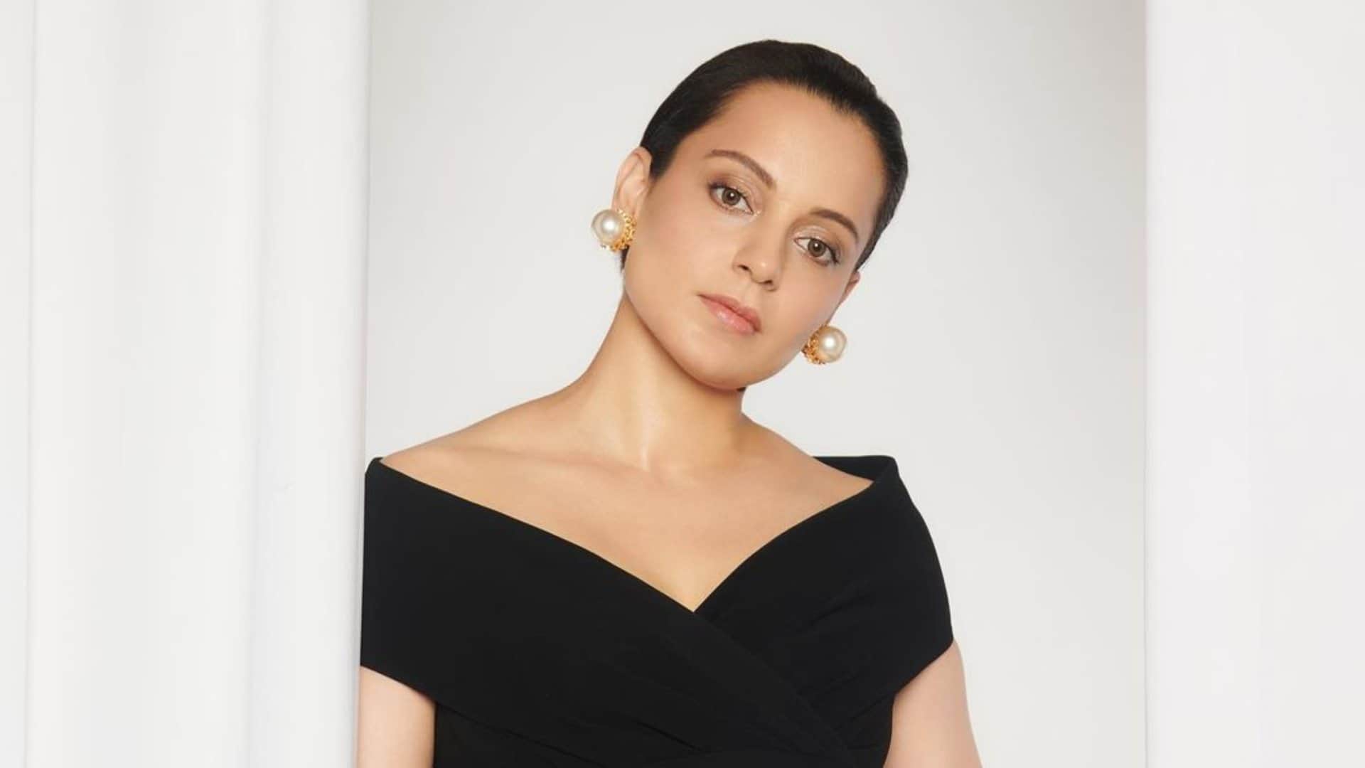 Kangana Ranaut Karan Johar Social Media War Actress attacks on him for calling her jobless