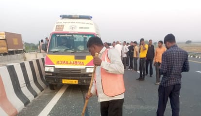 Kannauj road accident, accident due to drivers nap, shadow of parents raised from the head of four children