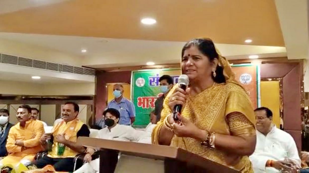 MP News Former Minister Imarti Devi tongue slipped told Jyotiraditya Scindia Chief Minister of Madhya Pradesh