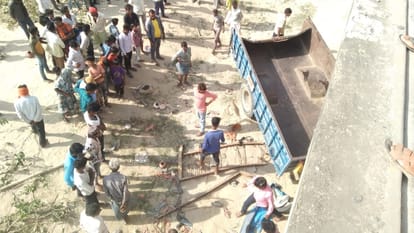 13 people of one village died in Shahjahanpur accident
