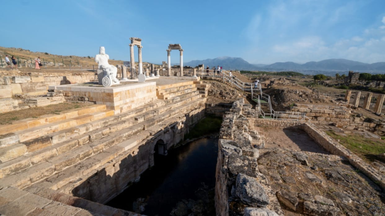 Gate Of Hell: world most mysterious temple turkey gate of hell where people dies