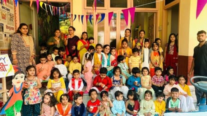 Baisakhi 2023: स्कूल के बच्चों ने जाना बैसाखी का महत्व, पंजाबी गानों पर जमकर थिरके, कई जगह हुए कार्यक्रम Baisakhi 2023: School children know the importance of Baisakhi, dance fiercely on Punjabi songs