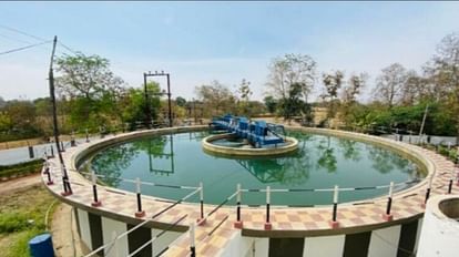 MP News: पाइप लाइन से आ रहा दूषित पानी, गांव में बीमारी फैलने का खतरा, 36 करोड़ की नल-जल योजना पर उठे सवाल Contaminated water coming from the pipeline, danger of spreading disease in the village