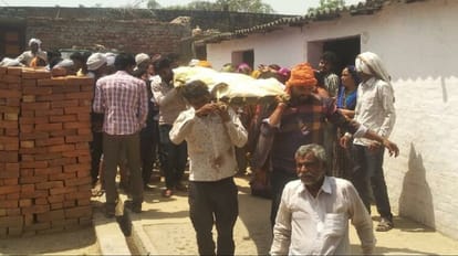 Shahjahanpur accident victims dead bodies were cremated in Sunaura village