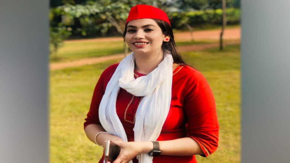 SP has made Juhi Prakash mayor candidate from Agra in civic elections