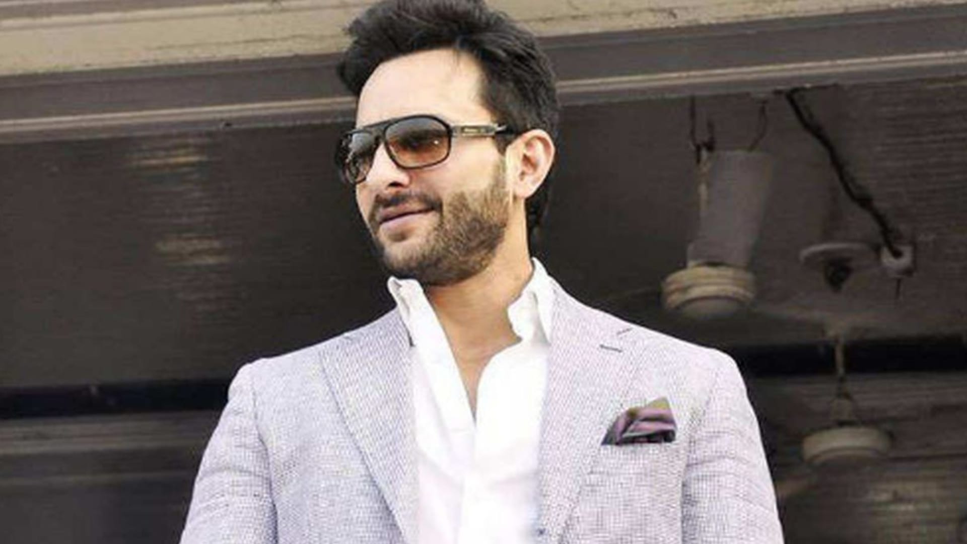 Bollywood Celebrities Who Dont Use Social Media Ranbir Kapoor Aamir Khan Rani Mukerji Saif Ali Khan