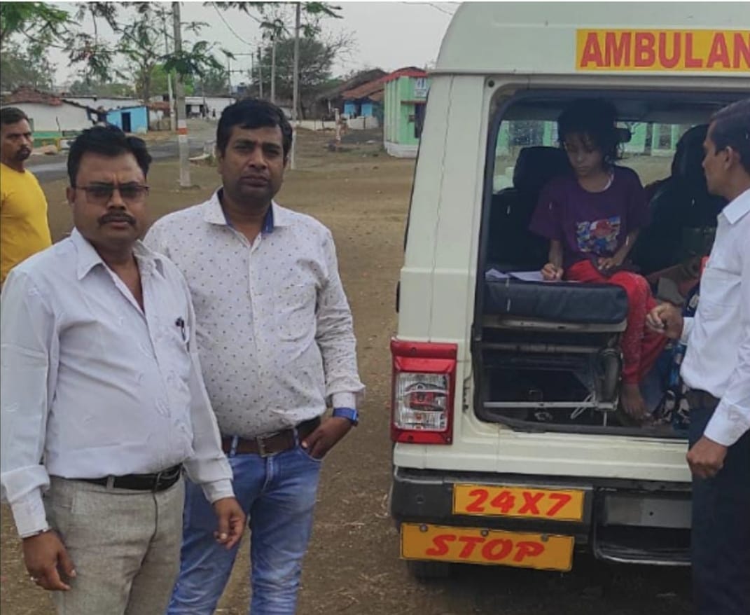 Class 5 student solved maths paper in an ambulance! Ambulance reached school to give exam