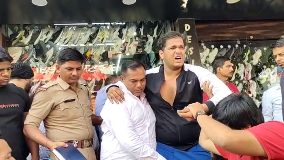 Youths who came to buy shoes created ruckus in showroom