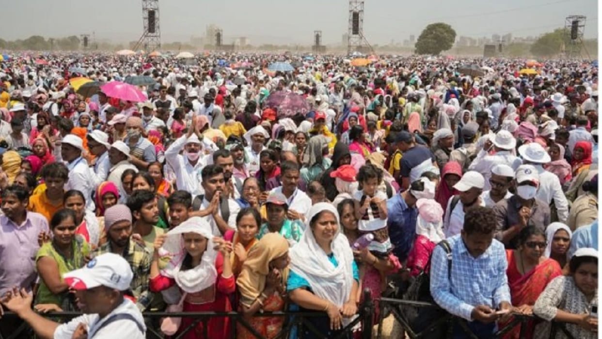 Sunstroke tragedy: Attendees suffered dehydration as water in tankers at Navi Mumbai venue became hot