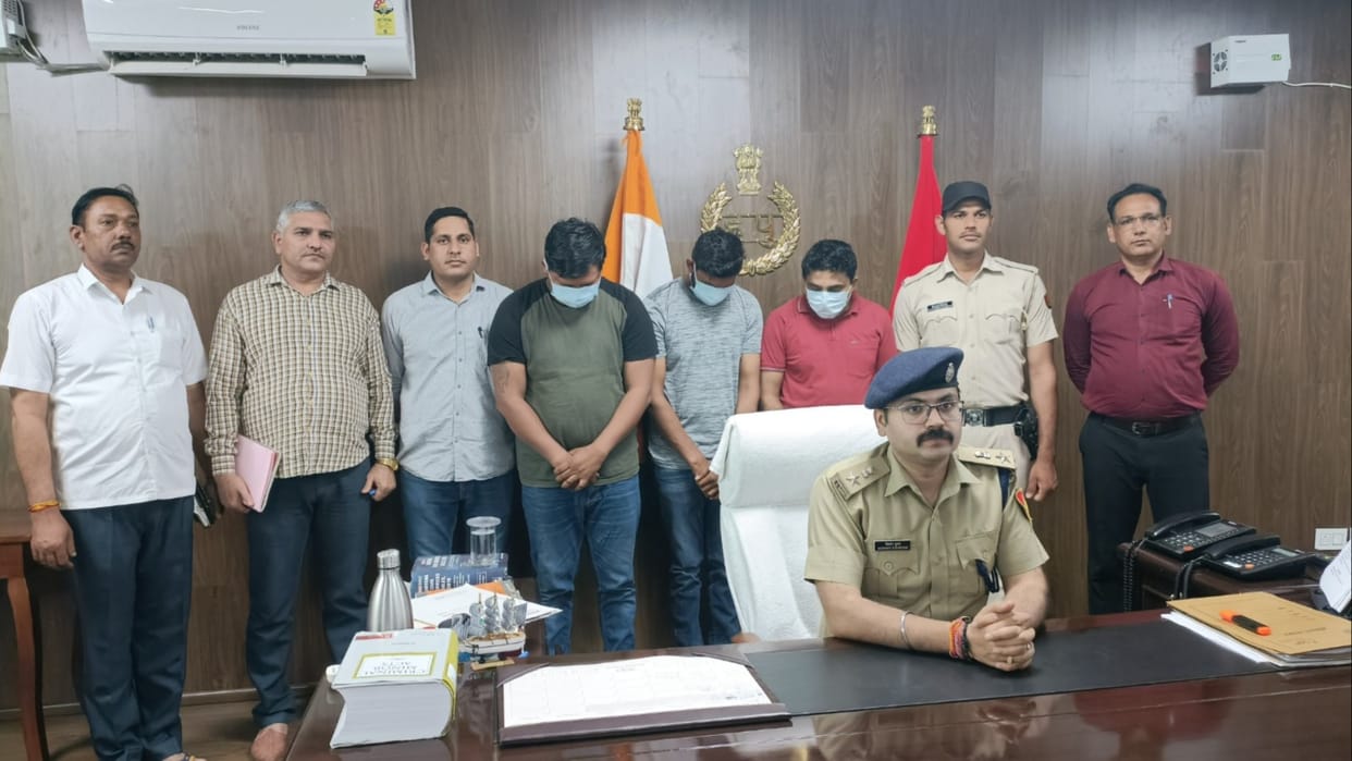 Narnaul Police busted liquor smuggling gang