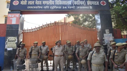 Atiq-Ashraf massacre: After three years, undeclared lockdown once again seen in Sangam city, silence remained