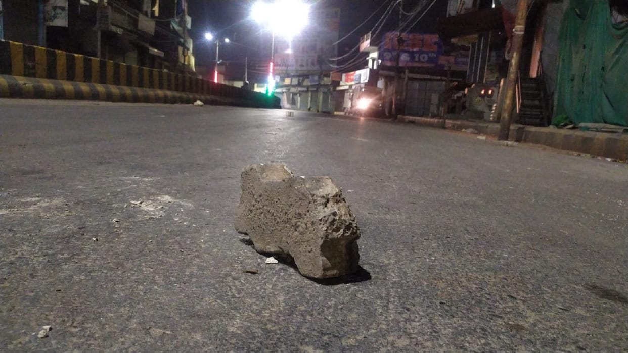 Prayagraj News Updates: Shutters of shops fell after Atiq-Ashraf were shot, chaos in the city