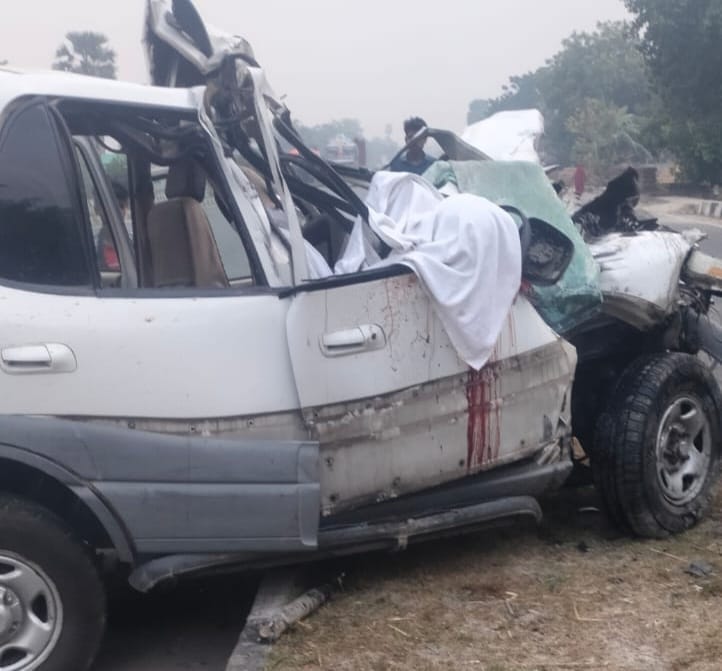 Bihar: Accident in Muzaffarpur, 2 including girl student died, condition of one is critical