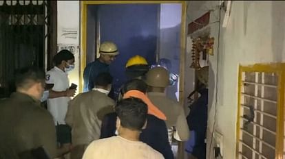 Ghaziabad : Fire breaks out in a factory, operation underway to douse fire