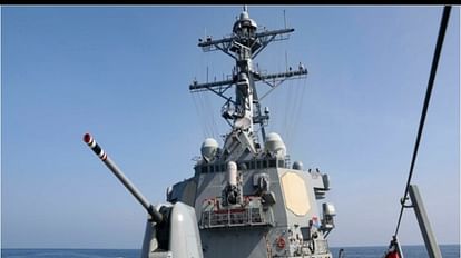US warship sails through Taiwan Strait after China military drills